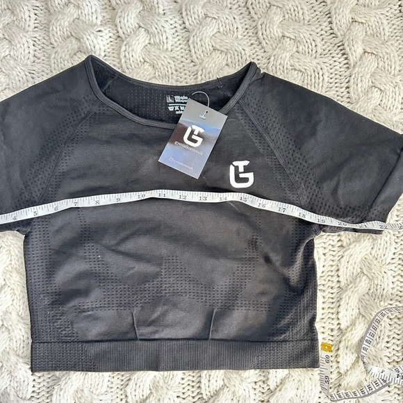 ✨GymTalk Women’s two piece athletic gym wear good/fair condition with tags.✨ - Picture 3 of 8